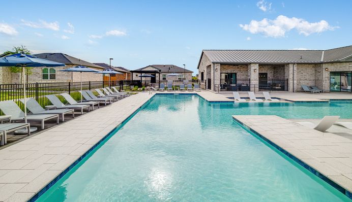 02_Celina-TX_Apartment-pool_Yardly-Cross-Creek-Meadows.jpg