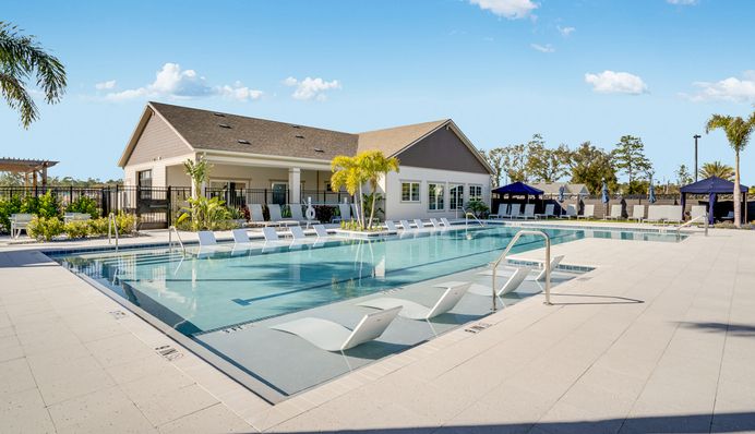 03_Orlando-apartment_for-rent_Pool_Yardly-Crossings.jpg