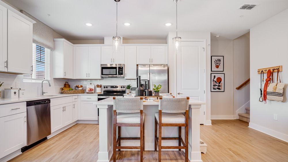 7_Unit-1_Yardly-Bellalago_Orlando_Private-Backyards_Townhome-for-Rent