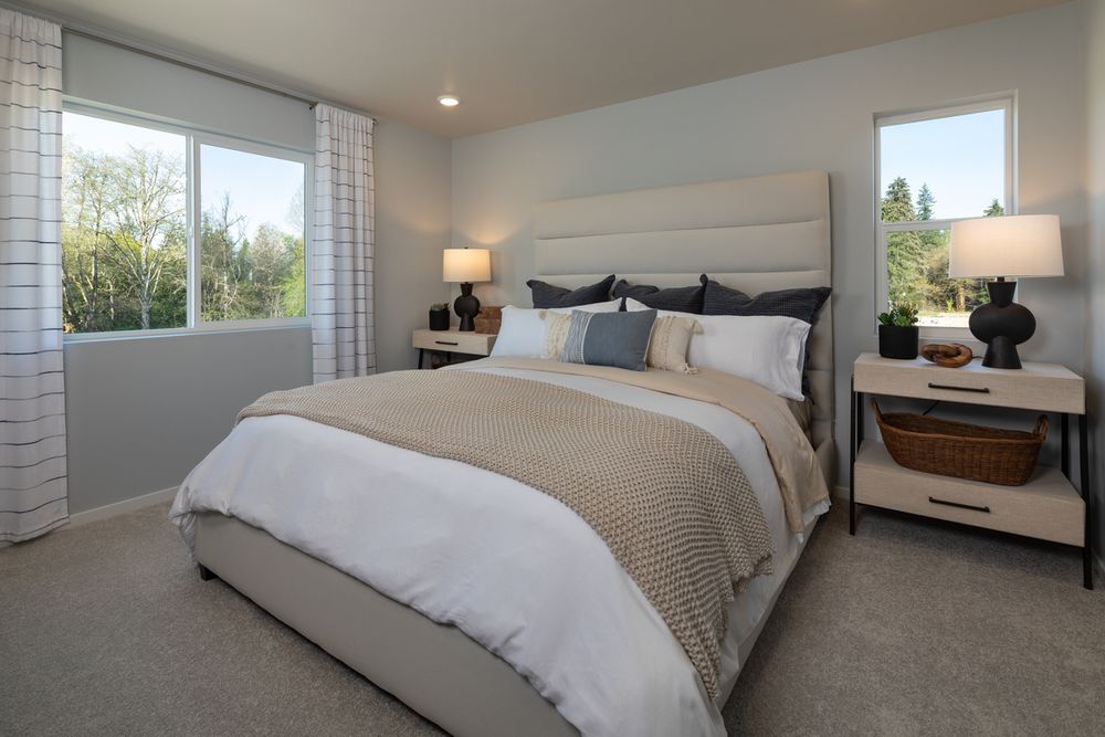 Woodin Creek Station Townhome_Primary Bedroom_Dahlia.jpg