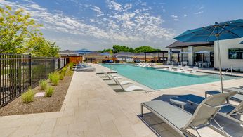 02_Yardly-Town-Center_Anna-TX_Apartments-for-Rent_Pool.jpg