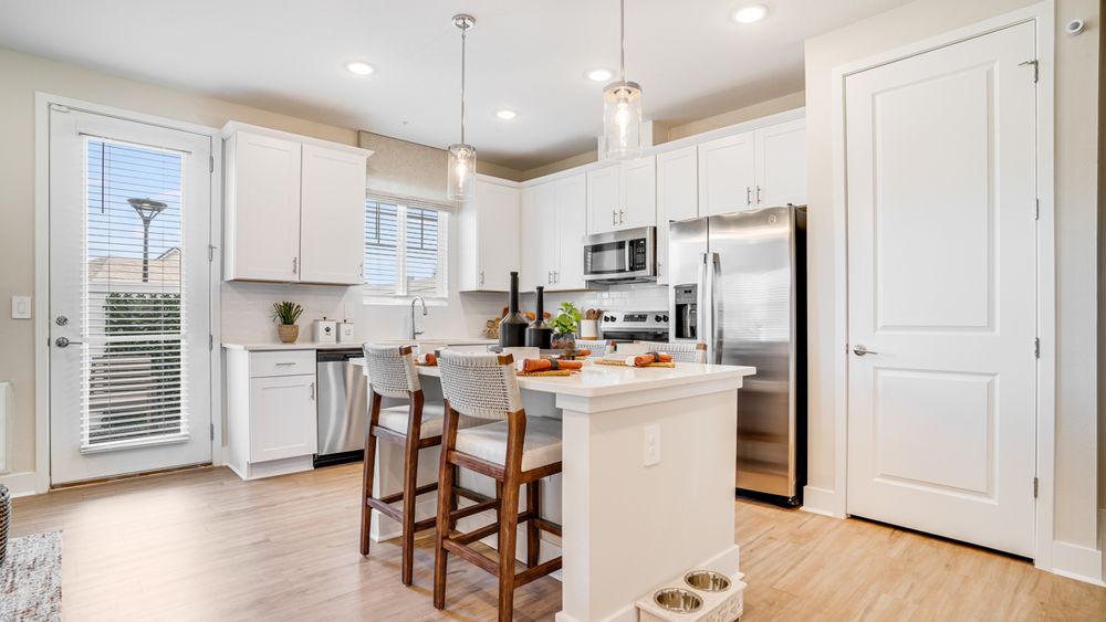 03_Yardly-Evolve_Pet-friendly_Apartment-Home_for-Rent_with-Private-Backyard.jpg