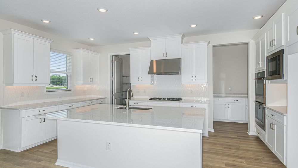 Anna-Marie-33935-Castaway-Loop-7948-16x9-kitchen