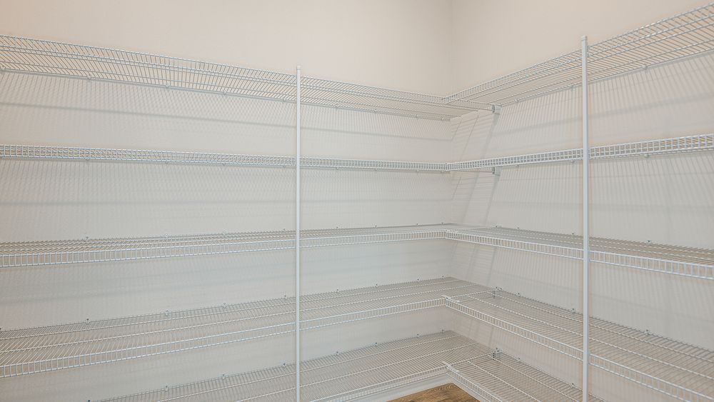 Anna-Marie-33935-Castaway-Loop-7952-16x9-pantry