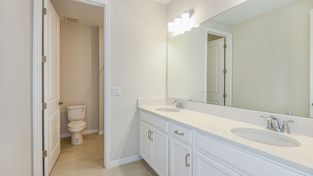 Anna-Marie-33935-Castaway-Loop-7963-16x9-bathroom