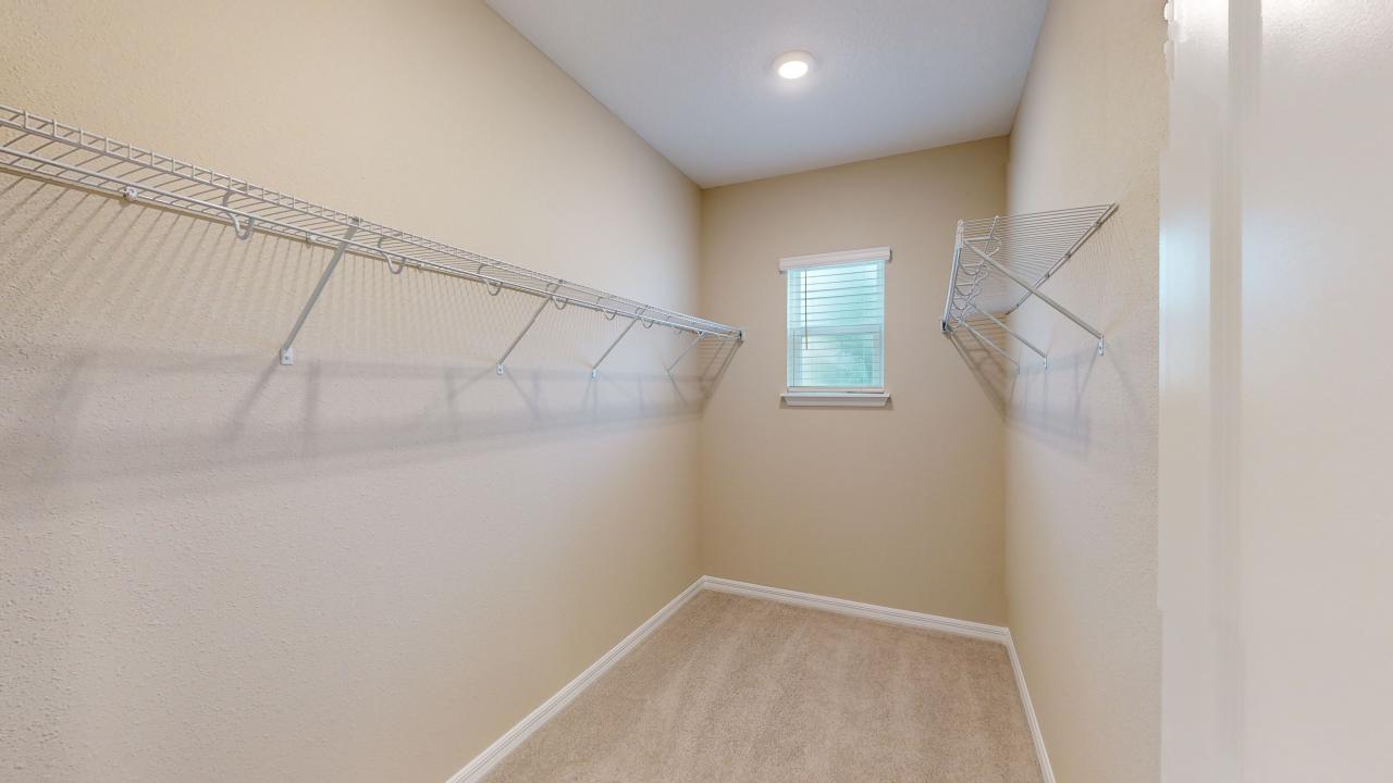 Barbuda-Walk-In-Closet