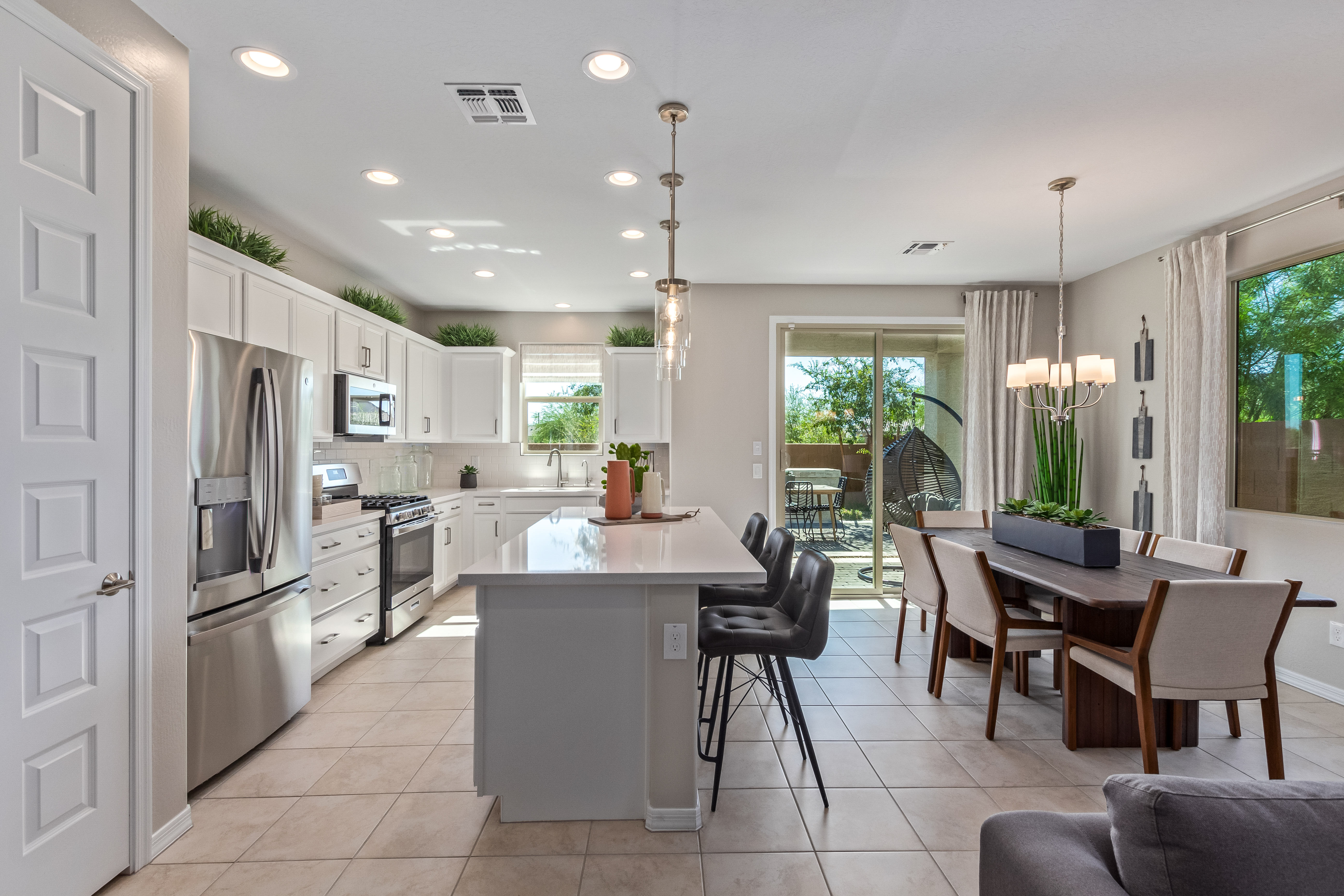 Dining and Kitchen7