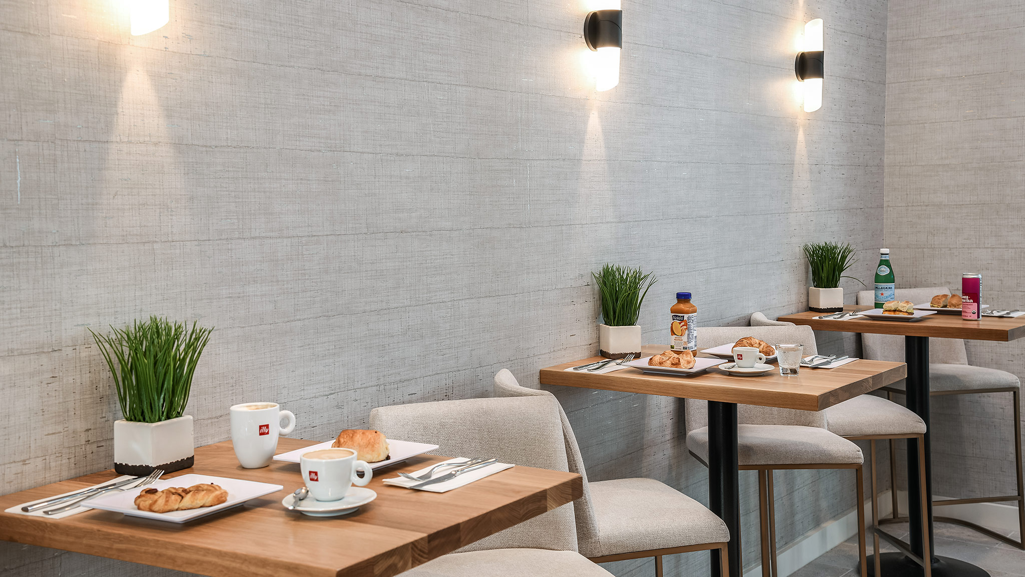 Esplanade-at-Wiregrass-Toasted-Cafe-6373-16x9-Indoors