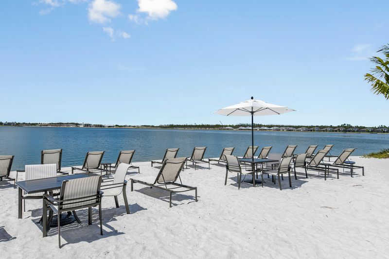 Esplanade at Lake Club Beach 3642-1200x675-beachseating