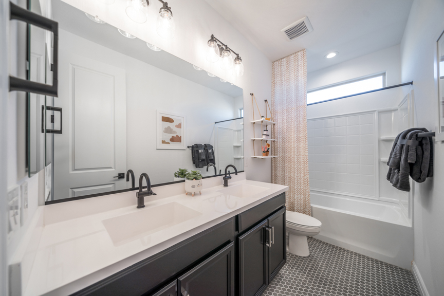 Hawes Encore Sapphire_Bathroom 2