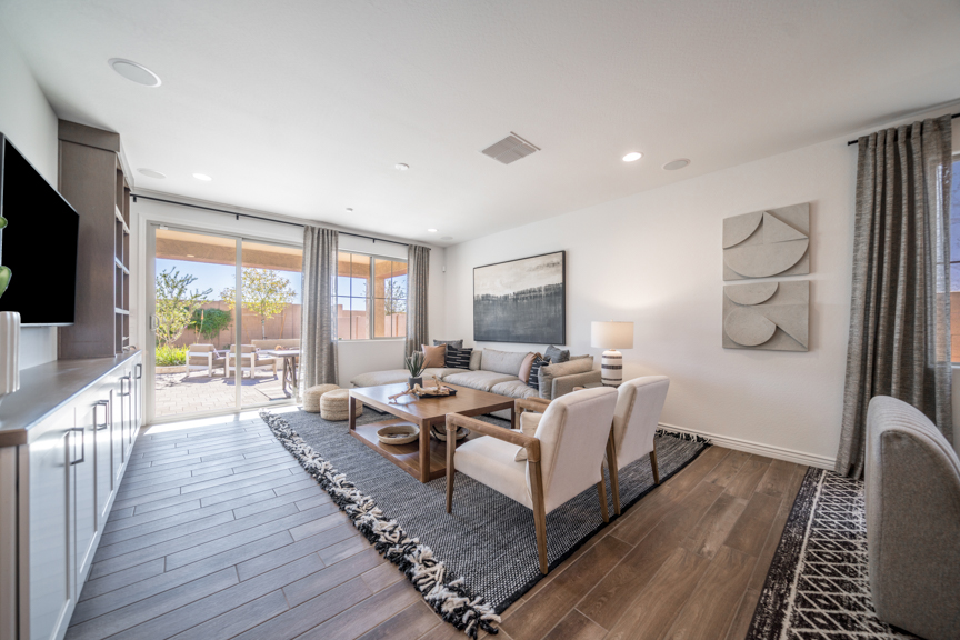 Hawes Encore Sapphire_Great Room 4
