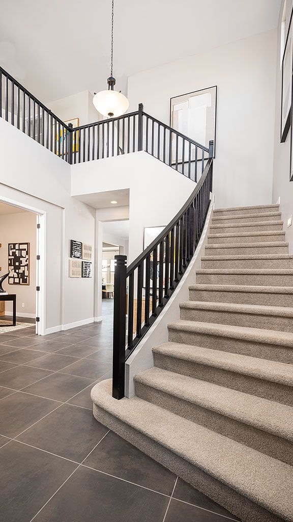 Holly Front Entryway H 576x1024