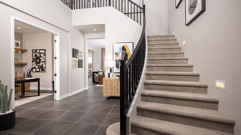 Holly Front Entryway V 1024x576