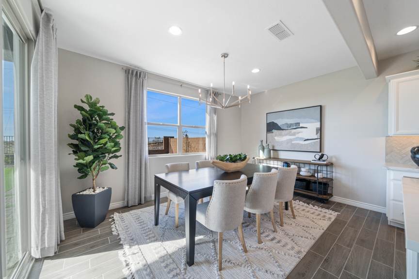 Lucero Discovery Sienna_Dining