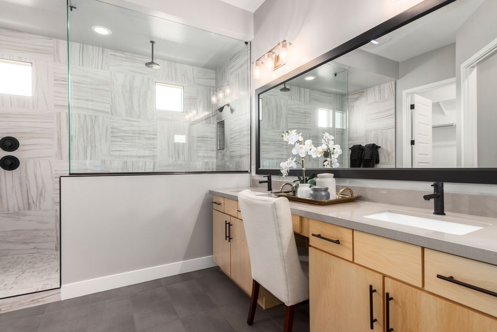 Owners Bathroom15