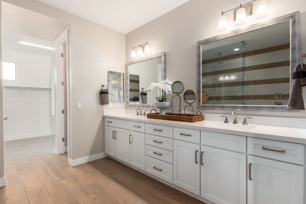 Owners Bathroom16