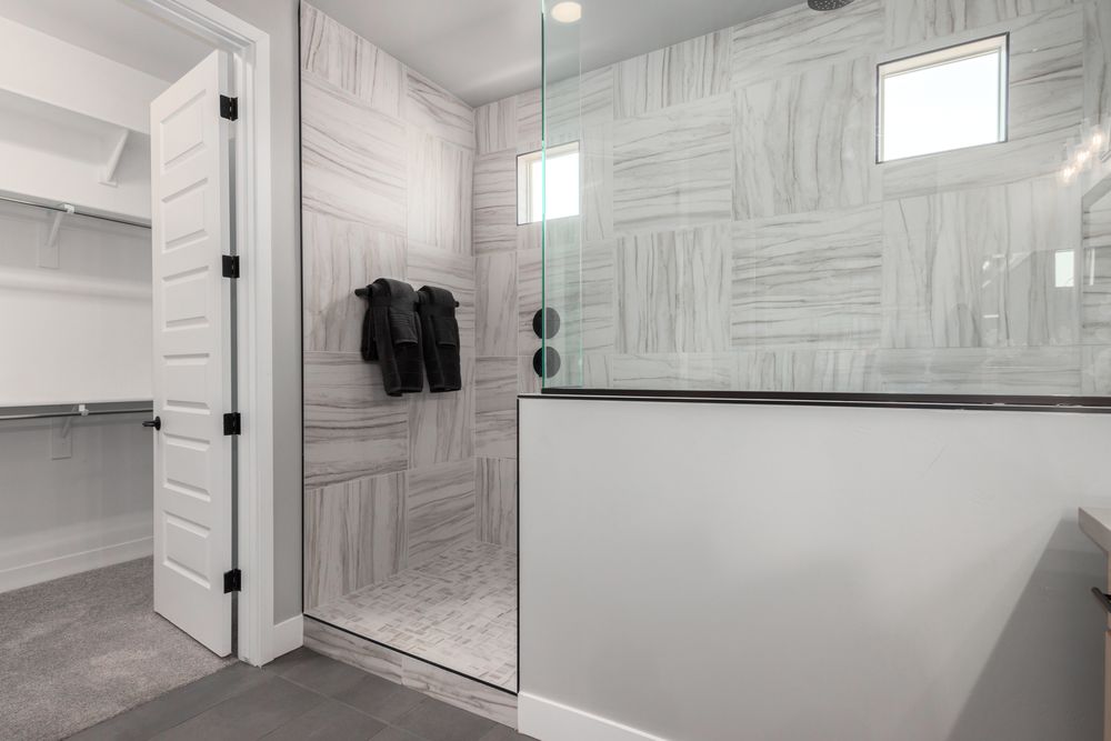 Owners Walk In Shower16