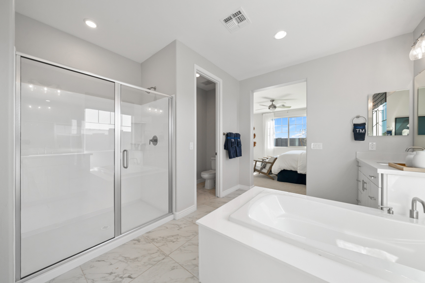 Parkside AlmeriaRM2 Primary Bath  2