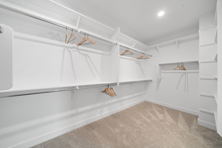 Parkside Almeria_RM4 Primary Walk-in Closet