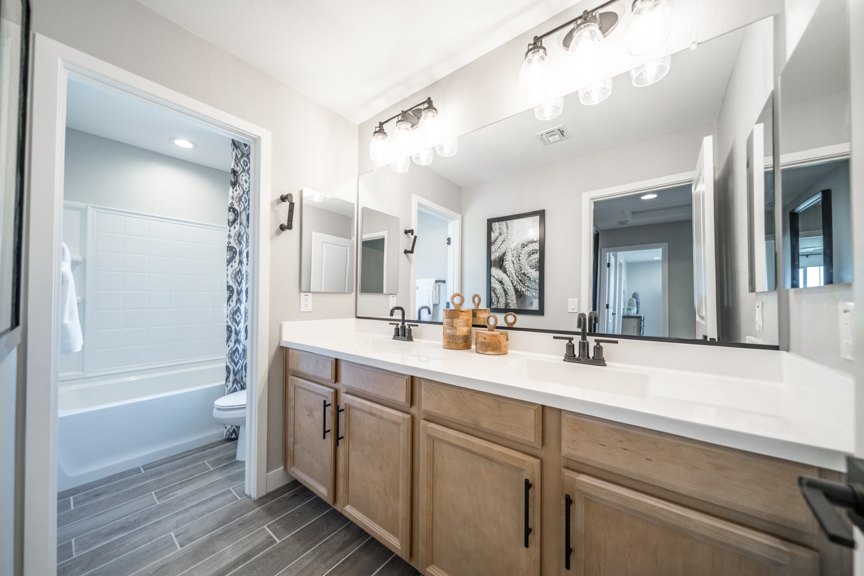 Parkside Villas RM2 Primary Bath 2