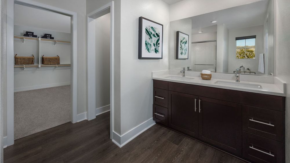 Plan8_Siena_Rosa_PrimaryBathroom_8779b-1024x576