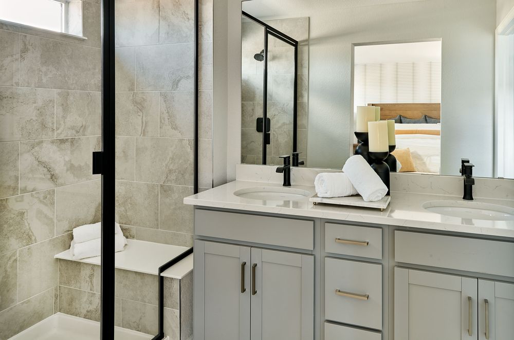 Taylor-Morrison-Aurora-Highlands-Stella-09-11-23-Primary-Bathroom-Web