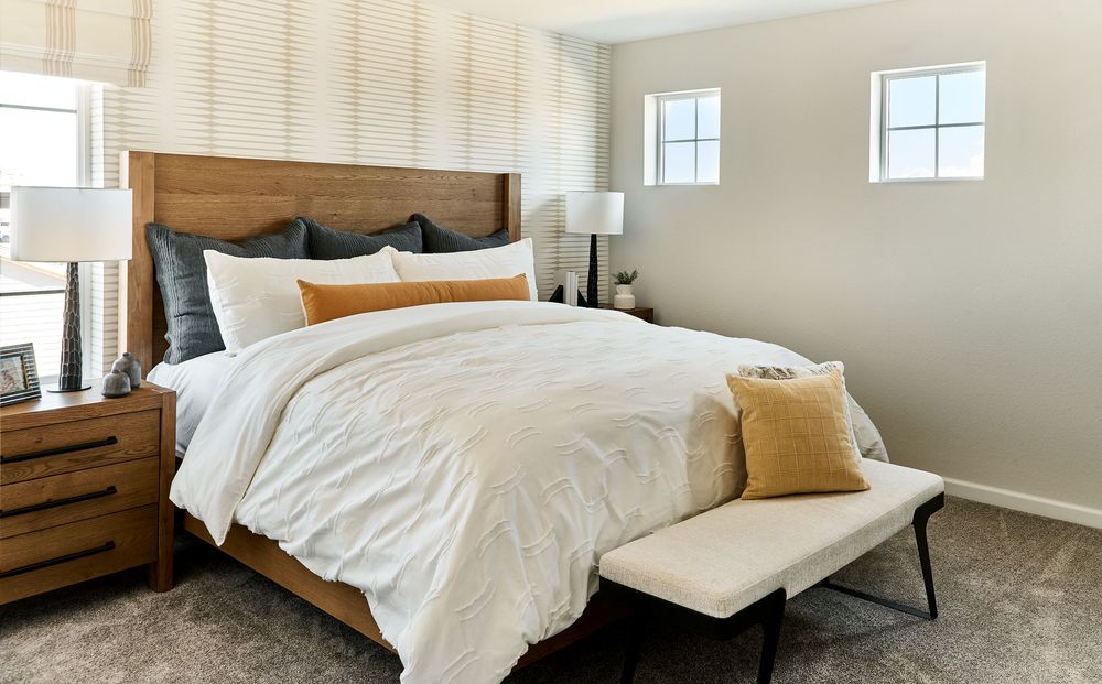 Taylor-Morrison-Aurora-Highlands-Stella-09-11-23-Primary-Bedroom-Web