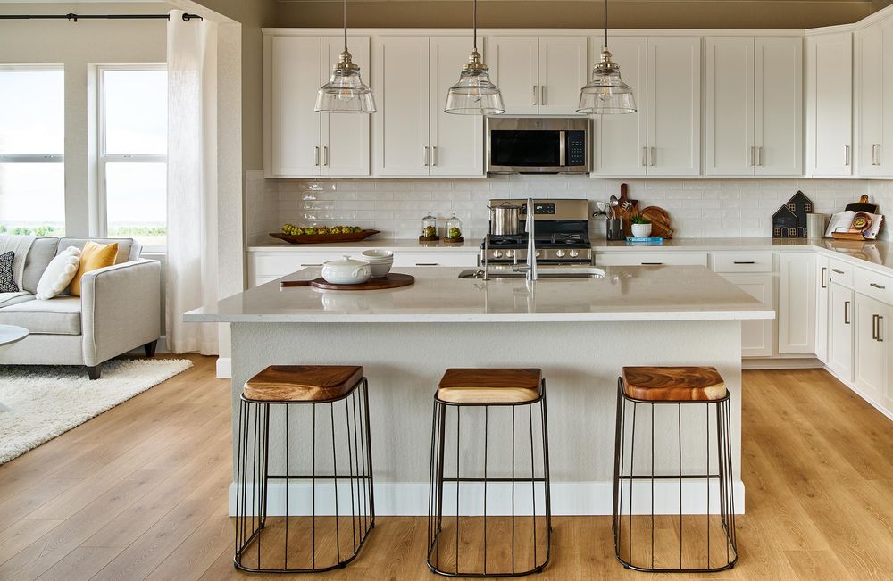 Taylor-Morrison-Reserve-Looking-Glass-Silverthorne-03-01-23-Kitchen-One-Point-Web
