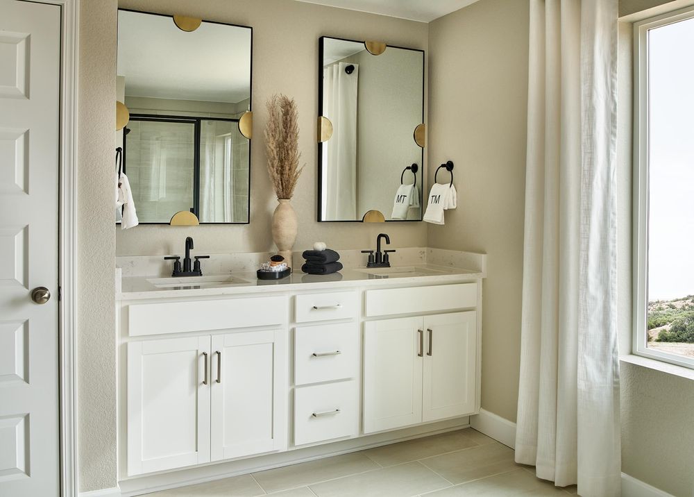 Taylor-Morrison-Reserve-Looking-Glass-Silverthorne-03-01-23-Primary-Bathroom-Web