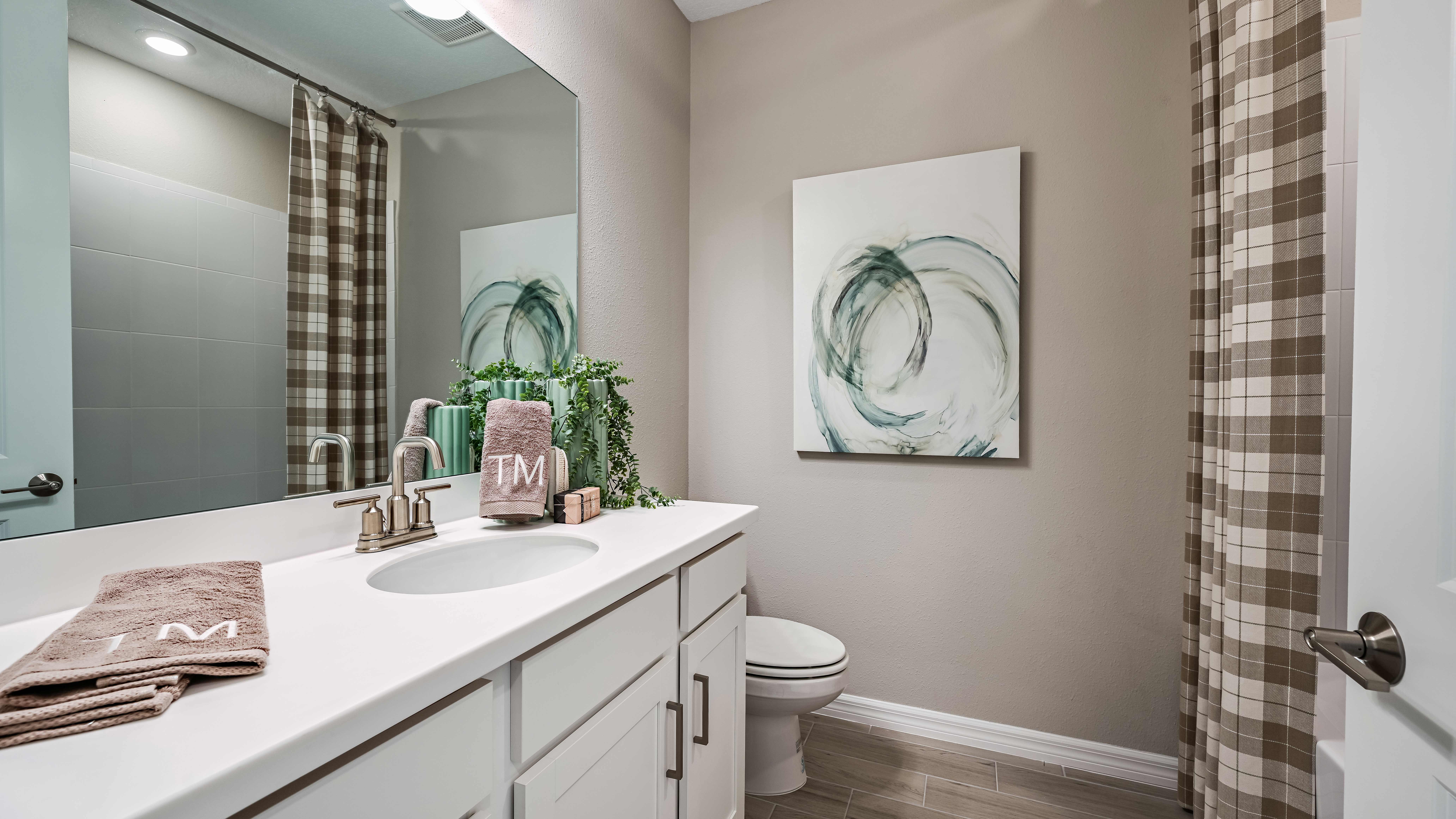 Tiburon Bahama 66431200x675  bathroom 2
