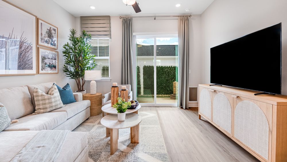 Unit110-Charlotte-NC-yardly-monroe-for-rent-private-backyard-03