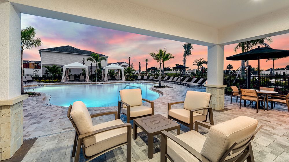 Vinterra-Townhome-Amenity-1575-Pool-Dusk