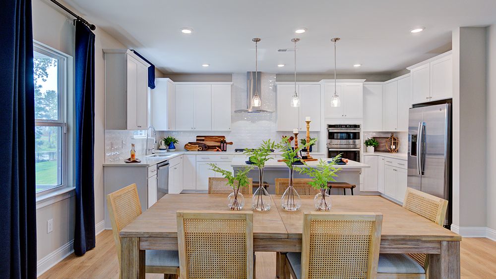 Casual dining to kitchen