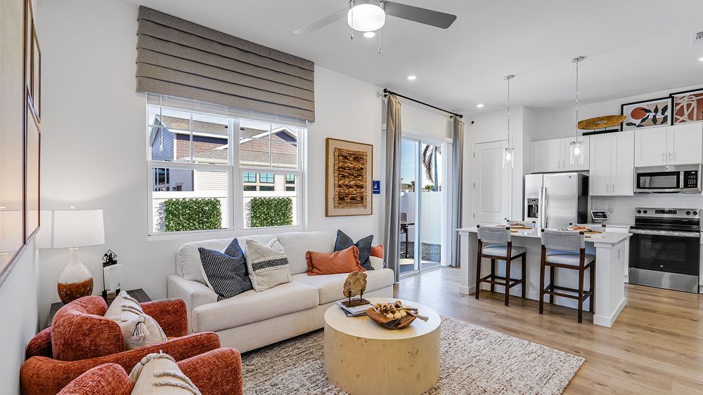04_unit-1_yardly-mount-dora_living-room_sitecore.jpg