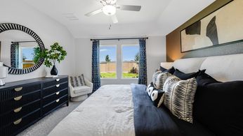 hj-tx-austin-longview-finch-lot-5-master-bedroom-001.jpg