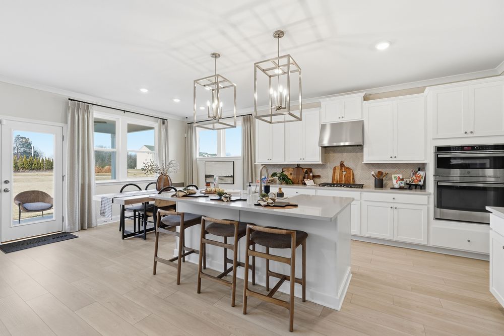 hj-ga-atlanta-dreycott-essex-lot-75-kitchen-01.jpg