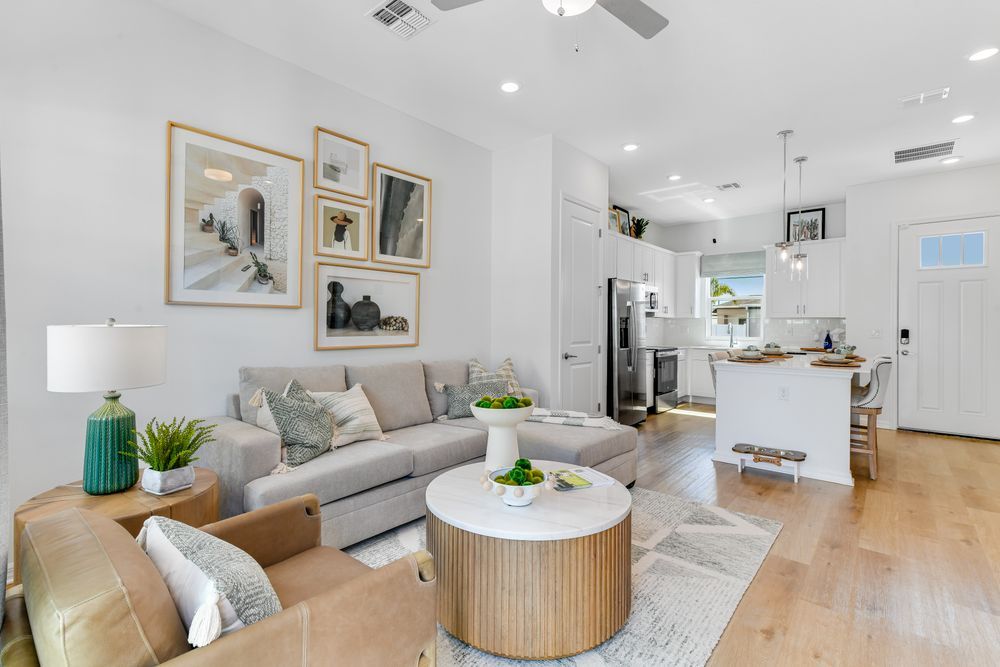 011_unit-241_yardly-yardly-ellenton-tv-lounge-to-kitchen.jpg