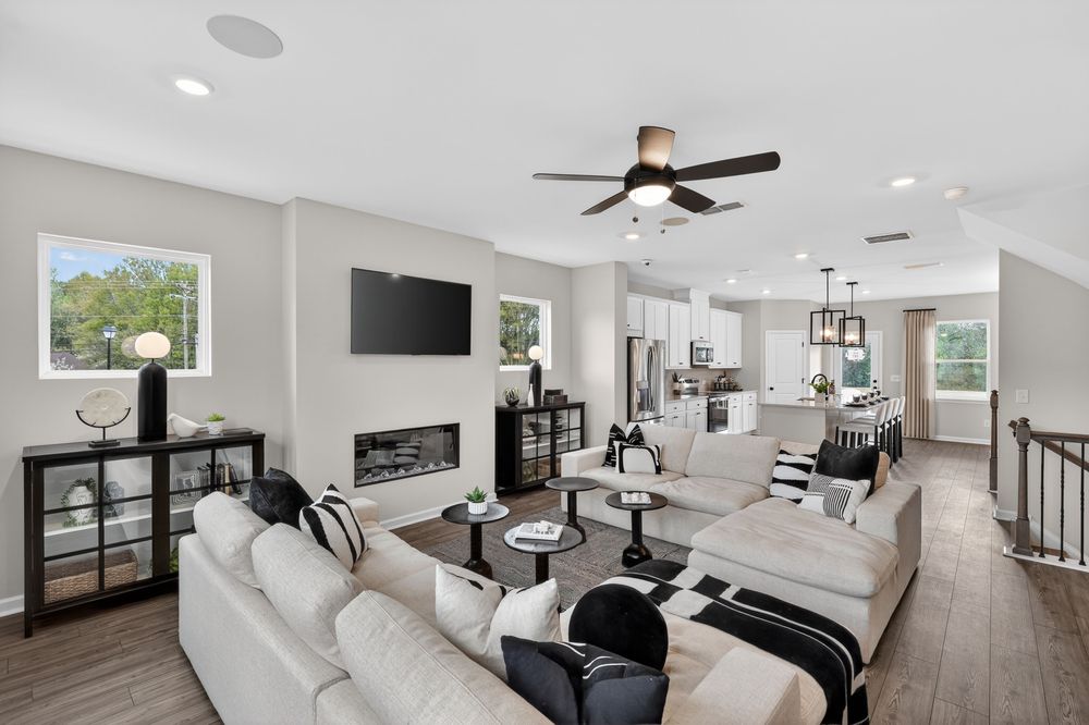 hj-ga-atlanta-dreycott-townhomes-tifton-lot-187-tv-lounge-to-kitchen-01.jpg
