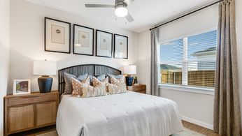 15_Yardly-Town-Center_2-bedroom_apartment_Dallas.jpg