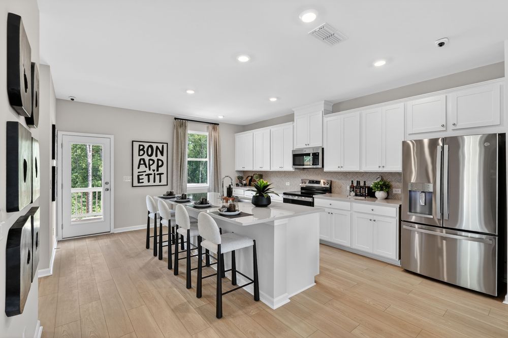 hj-ga-atlanta-alder-creek-dawson-lot-85-kitchen-01.jpg