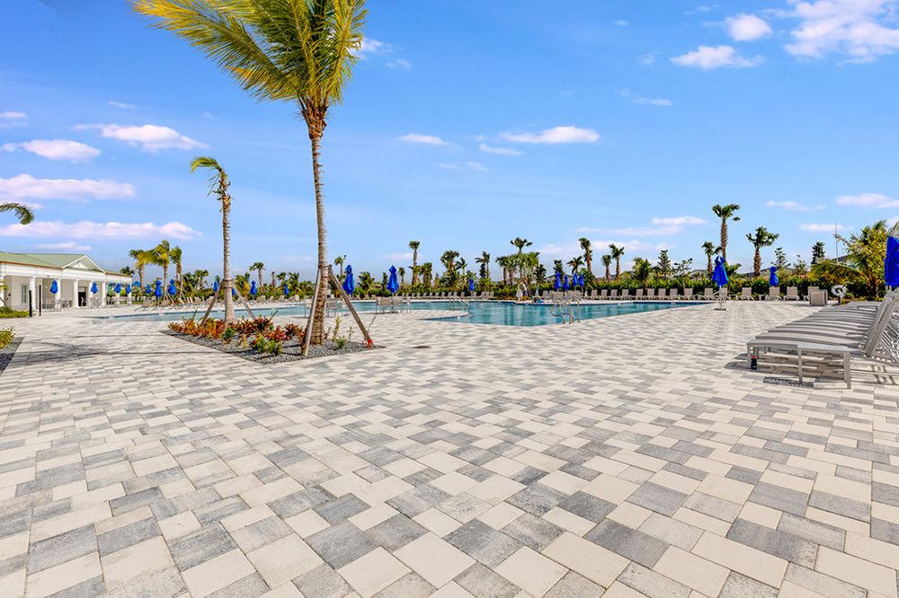 hj-fl-Sarasota-treasure-coast-central-park-12600-roma-circle-community-pool-area-02_1024x576