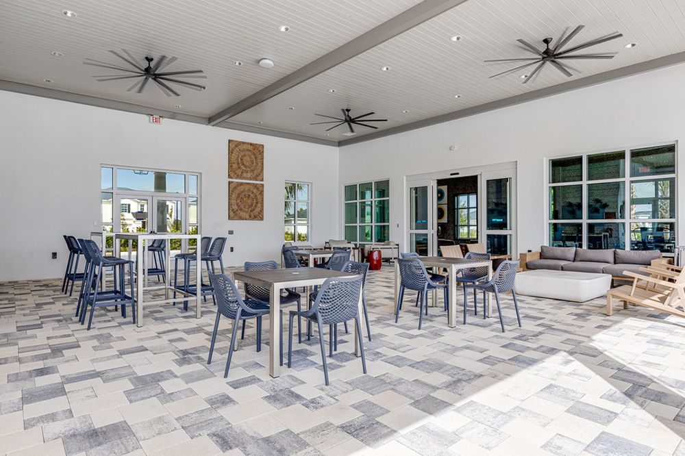 hj-fl-Sarasota-treasure-coast-central-park-12600-roma-circle-community-pool-area-17_1024x576
