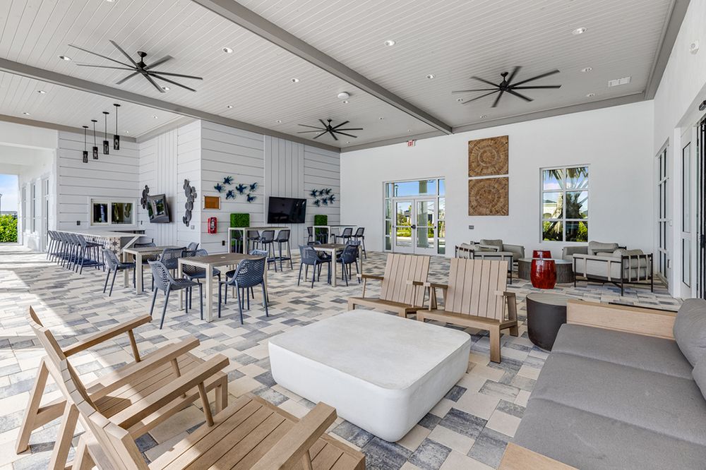 hj-fl-Sarasota-treasure-coast-central-park-12600-roma-circle-community-pool-area-18_1024x576