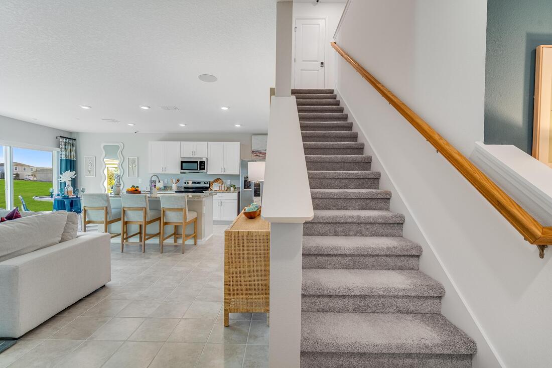 hj-fl-orlando-aden-south-at-westview-maple-coridoor-to-stair-001_preview_download