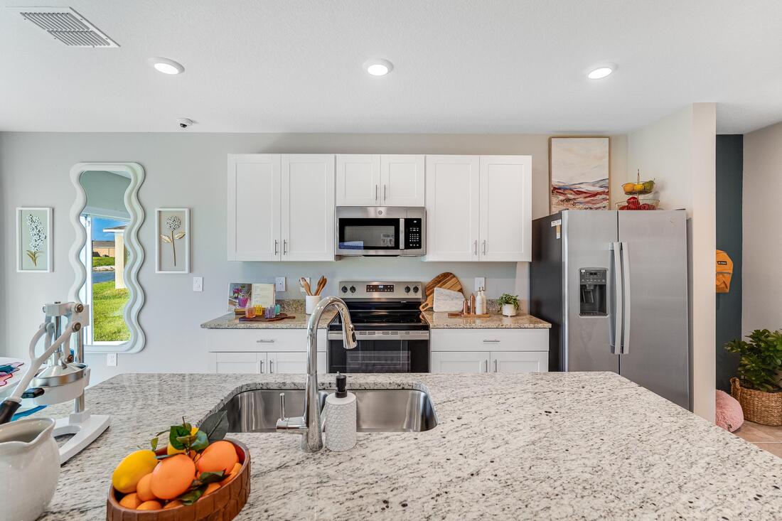 hj-fl-orlando-aden-south-at-westview-maple-kitchen-002_preview_download