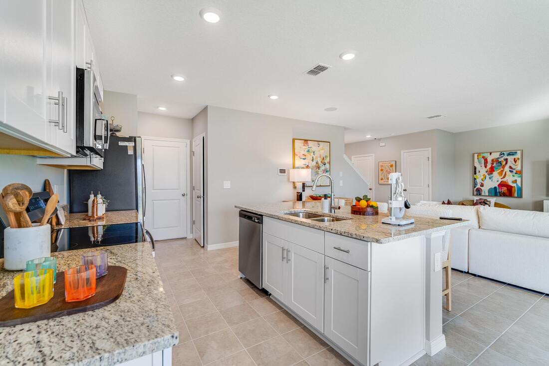 hj-fl-orlando-aden-south-at-westview-maple-kitchen-003_preview_download