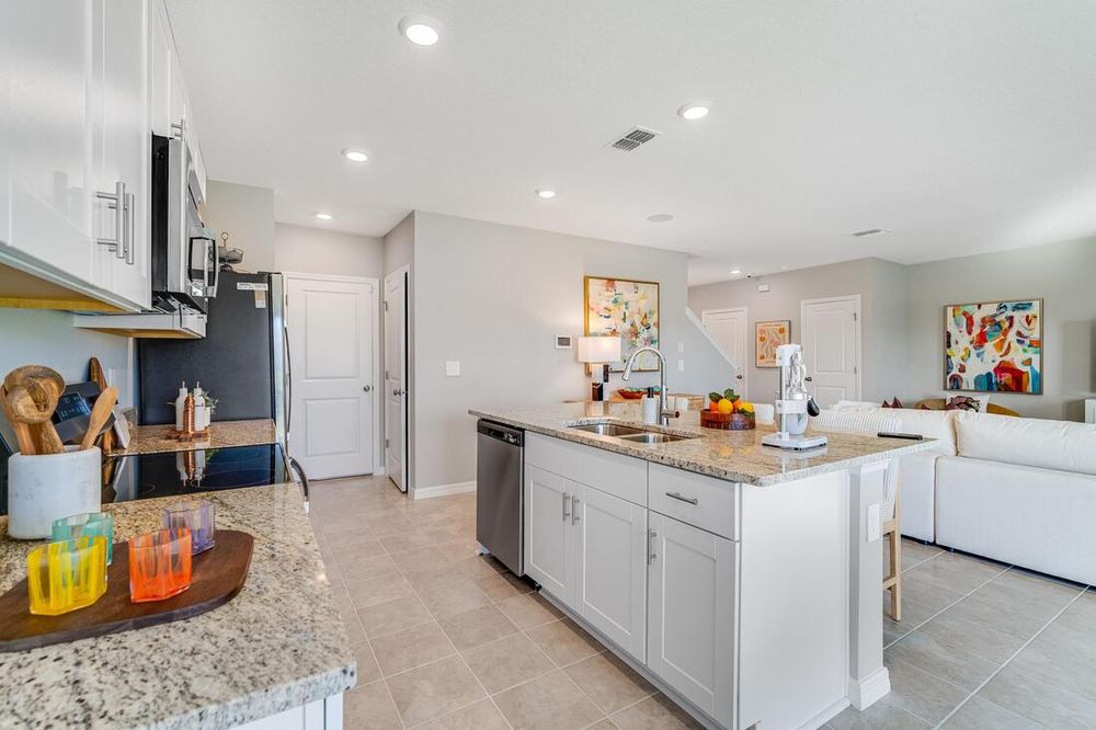 hj-fl-orlando-aden-south-at-westview-maple-kitchen-003_preview_download