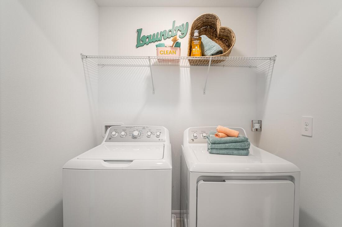 hj-fl-orlando-aden-south-at-westview-maple-laundryroom-001_preview_download