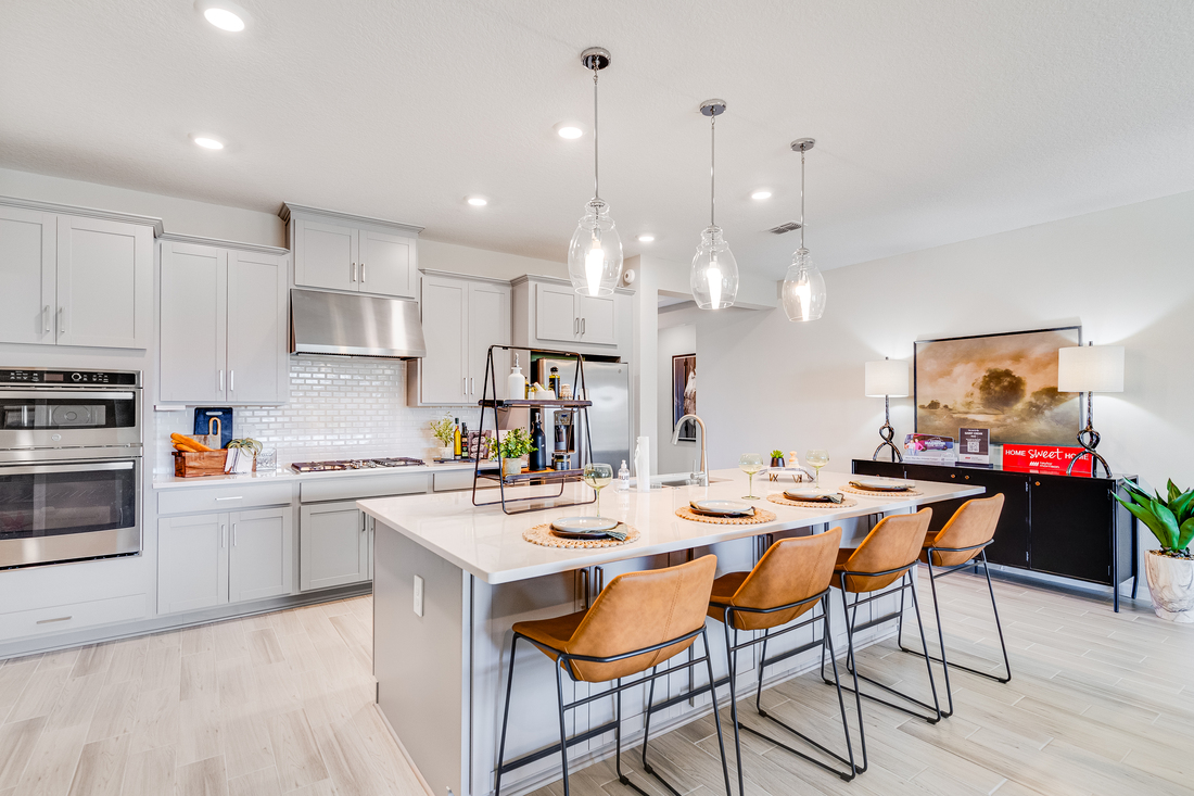 hj-fl-orlando-the-waters-at-center-lake-ranch-Lots-4-croix-kitchen-04