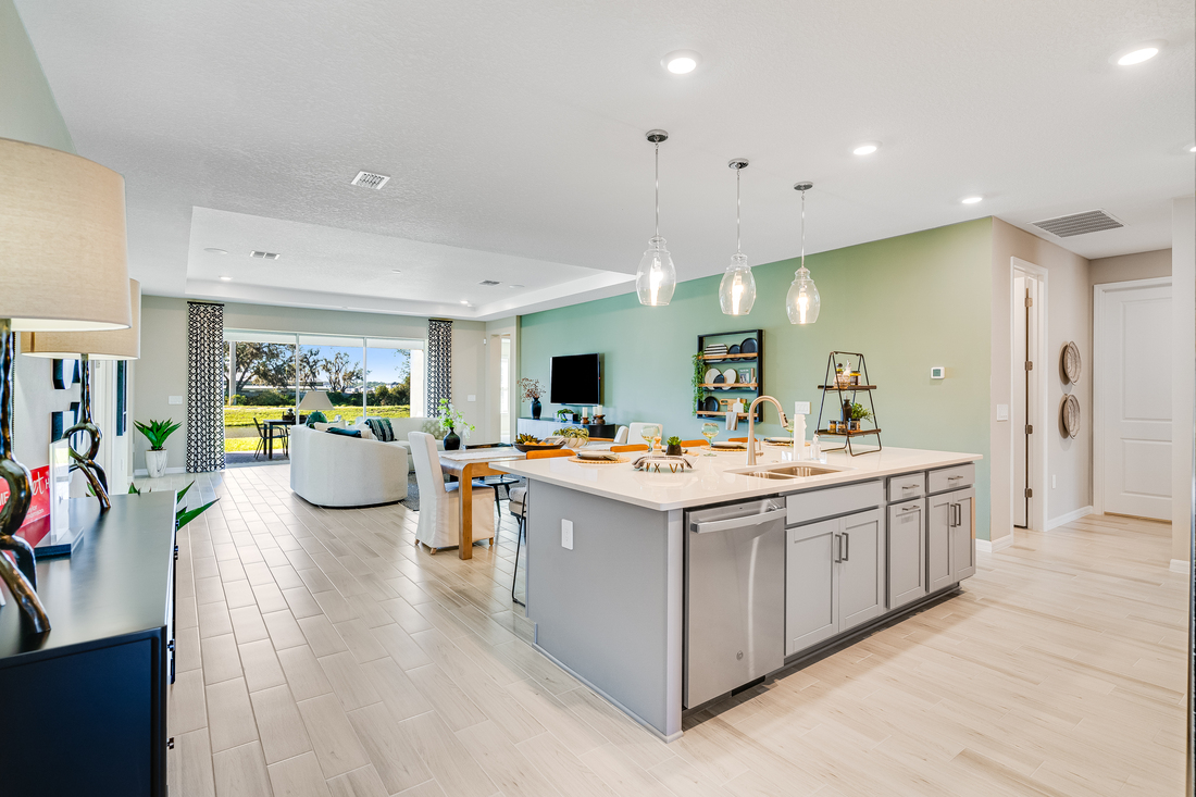 hj-fl-orlando-the-waters-at-center-lake-ranch-Lots-4-croix-kitchen-to-livinngroom-01